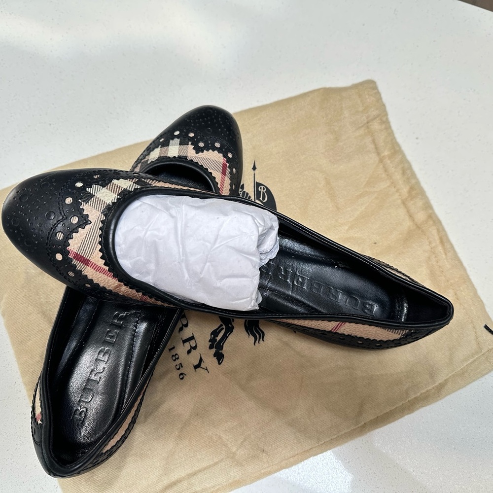 COPY - Gently Used Burberry flats
